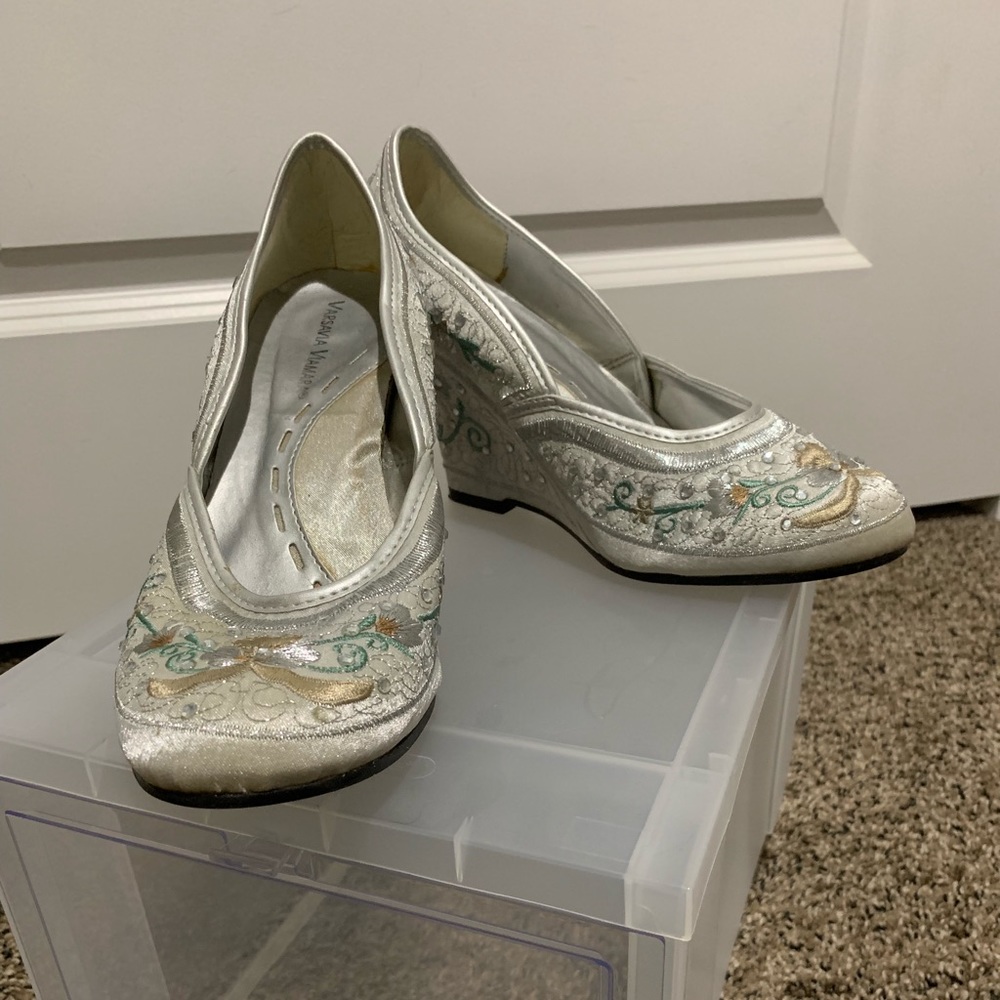 VINTAGE silk, beaded, embroidered wedge heels sz 8